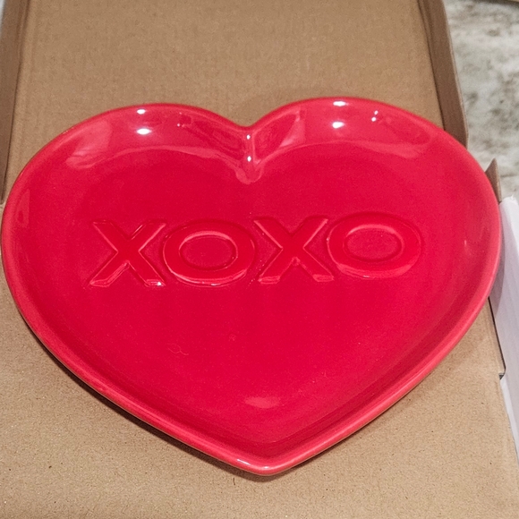 NWT Valentine Heart-Shaped XOXO Red Candy Dish - Picture 5 of 9